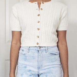 3/$25 NWOT** Short sleeved, button up crop sweater